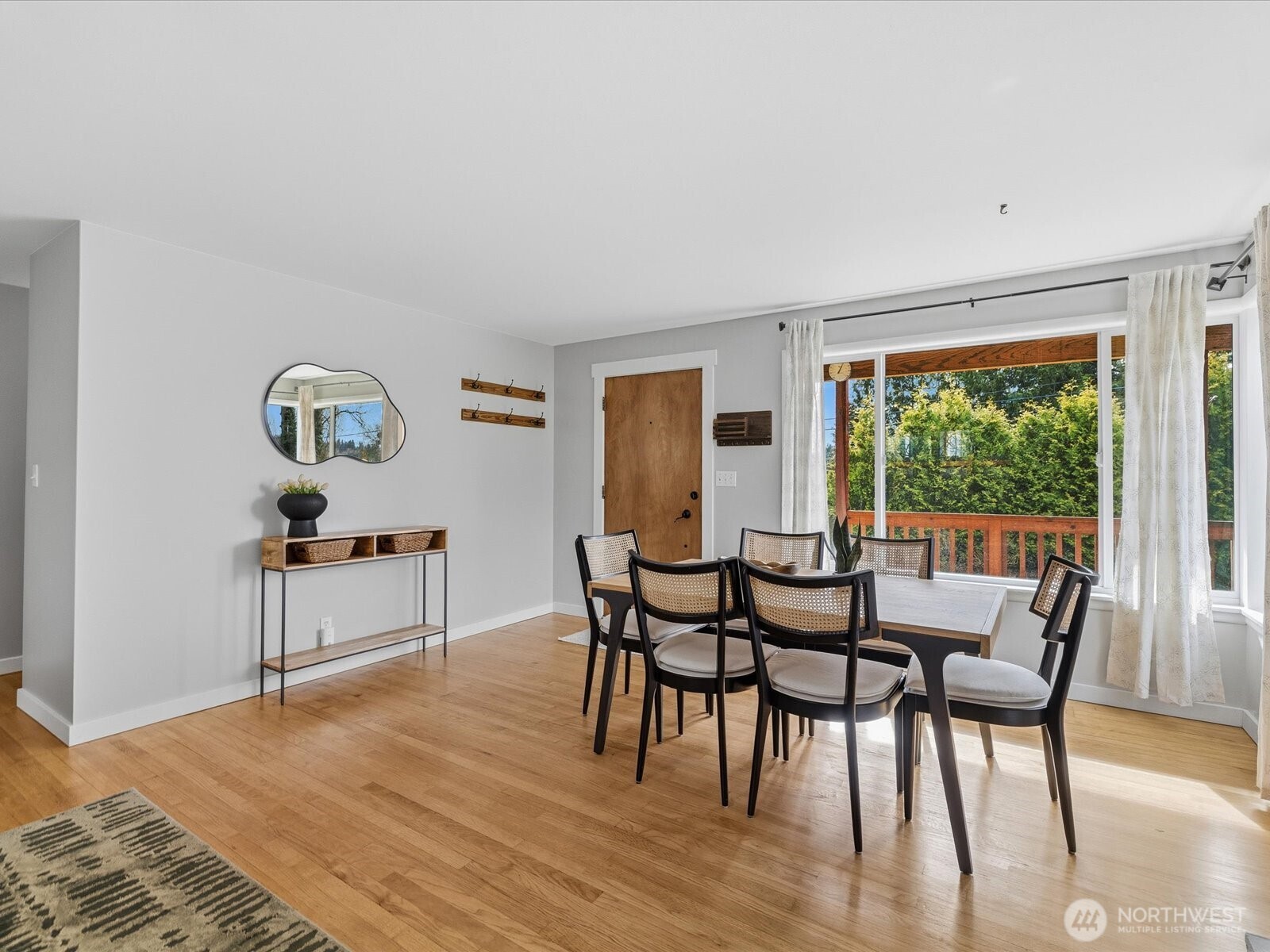 18604 105th Avenue NE, Bothell, WA 98011