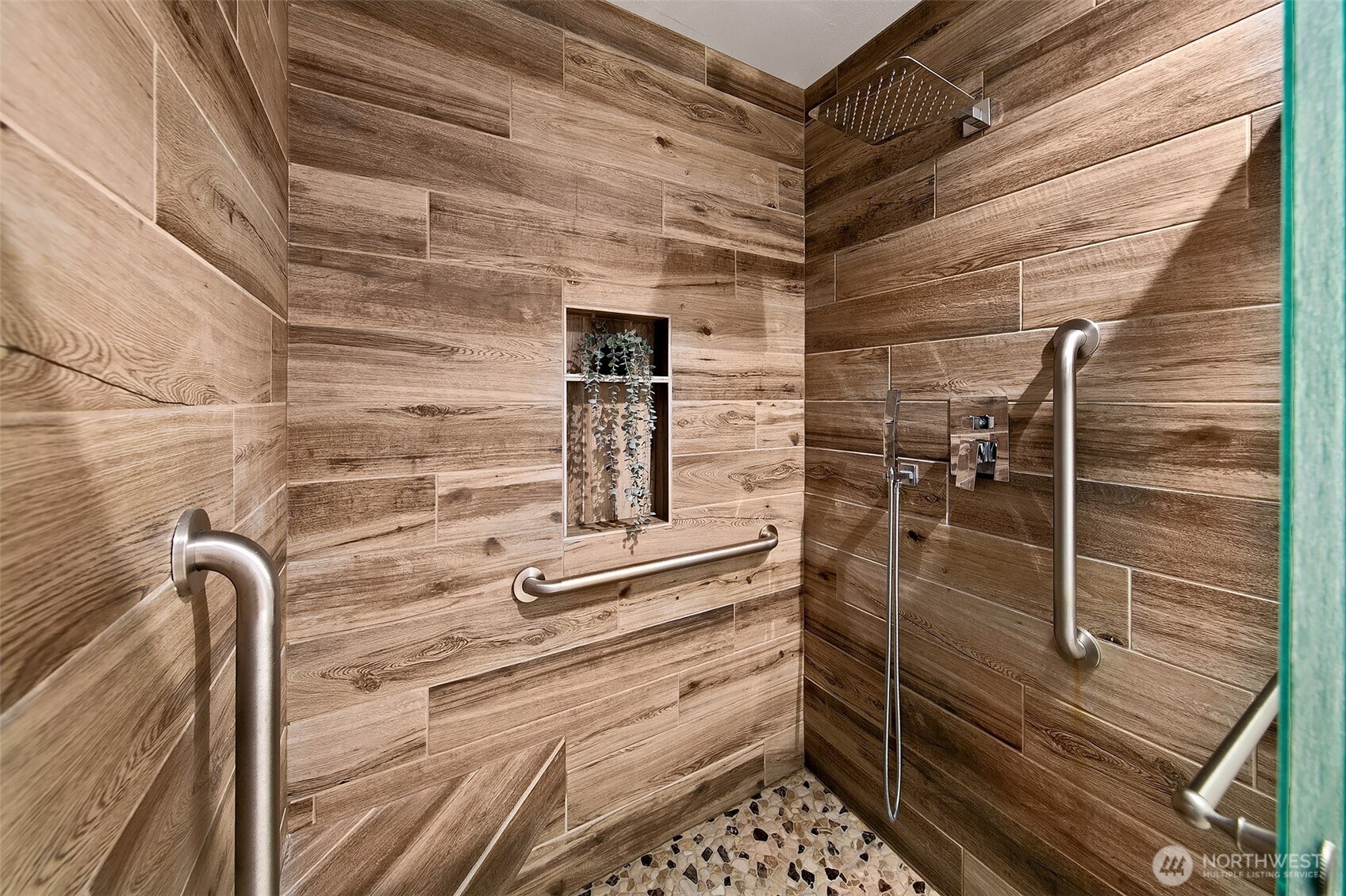 16929 Inglewood Road NE #C305, Kenmore, WA 98028