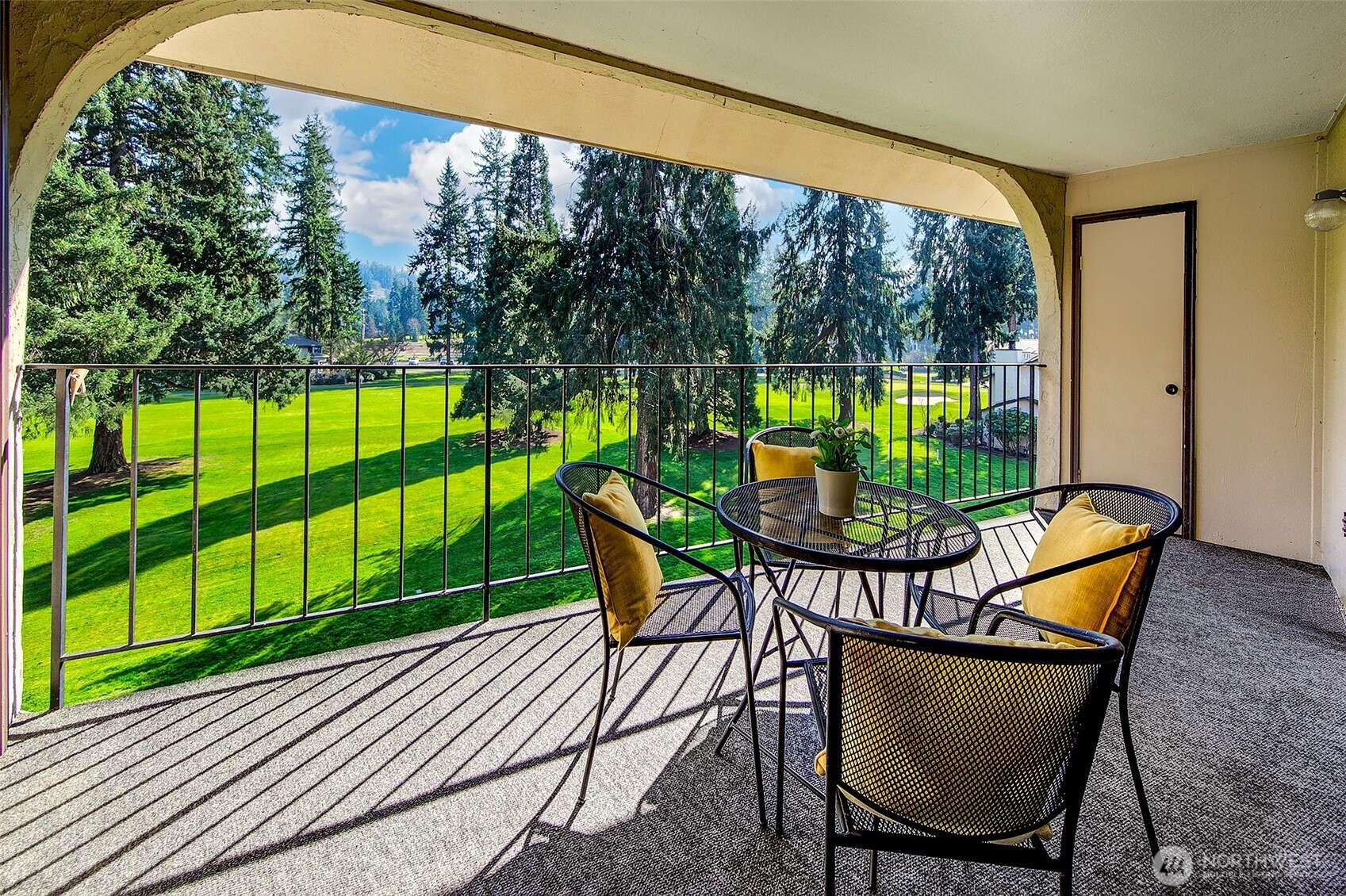 16929 Inglewood Road NE #C305, Kenmore, WA 98028