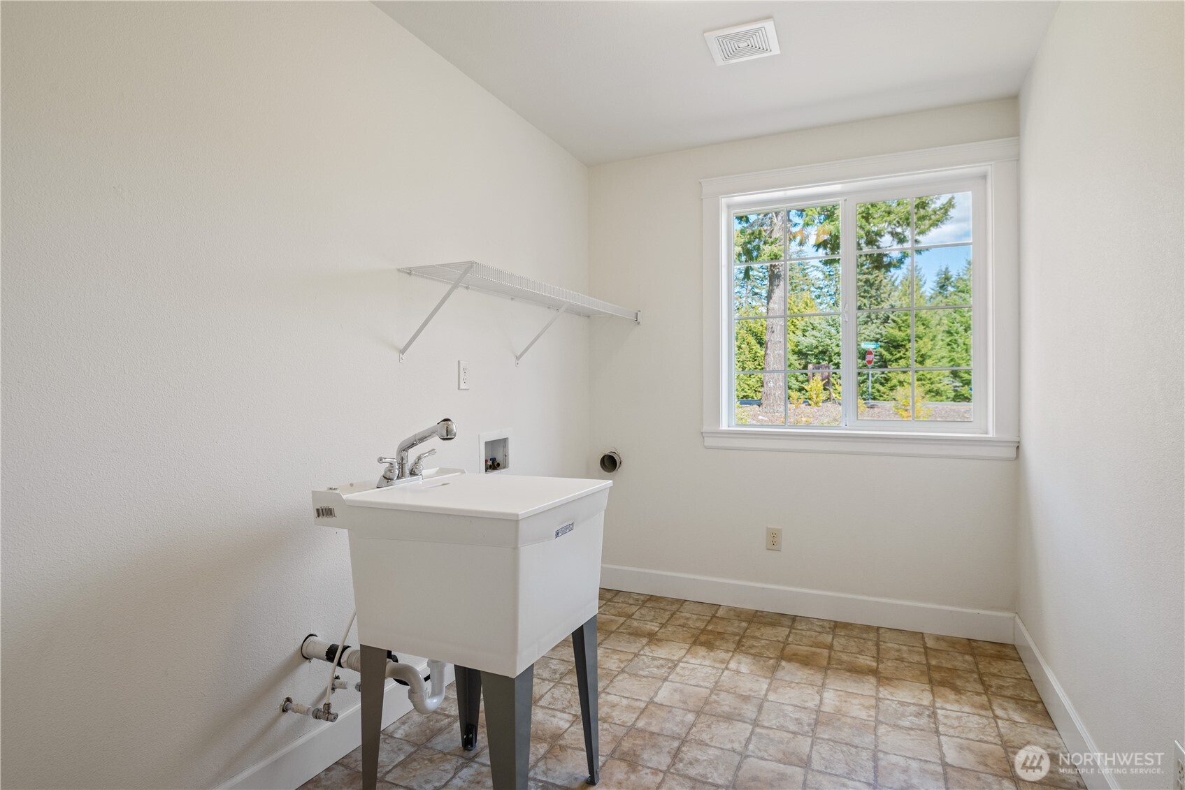 107 Basswood Drive , Silverlake, WA 98645