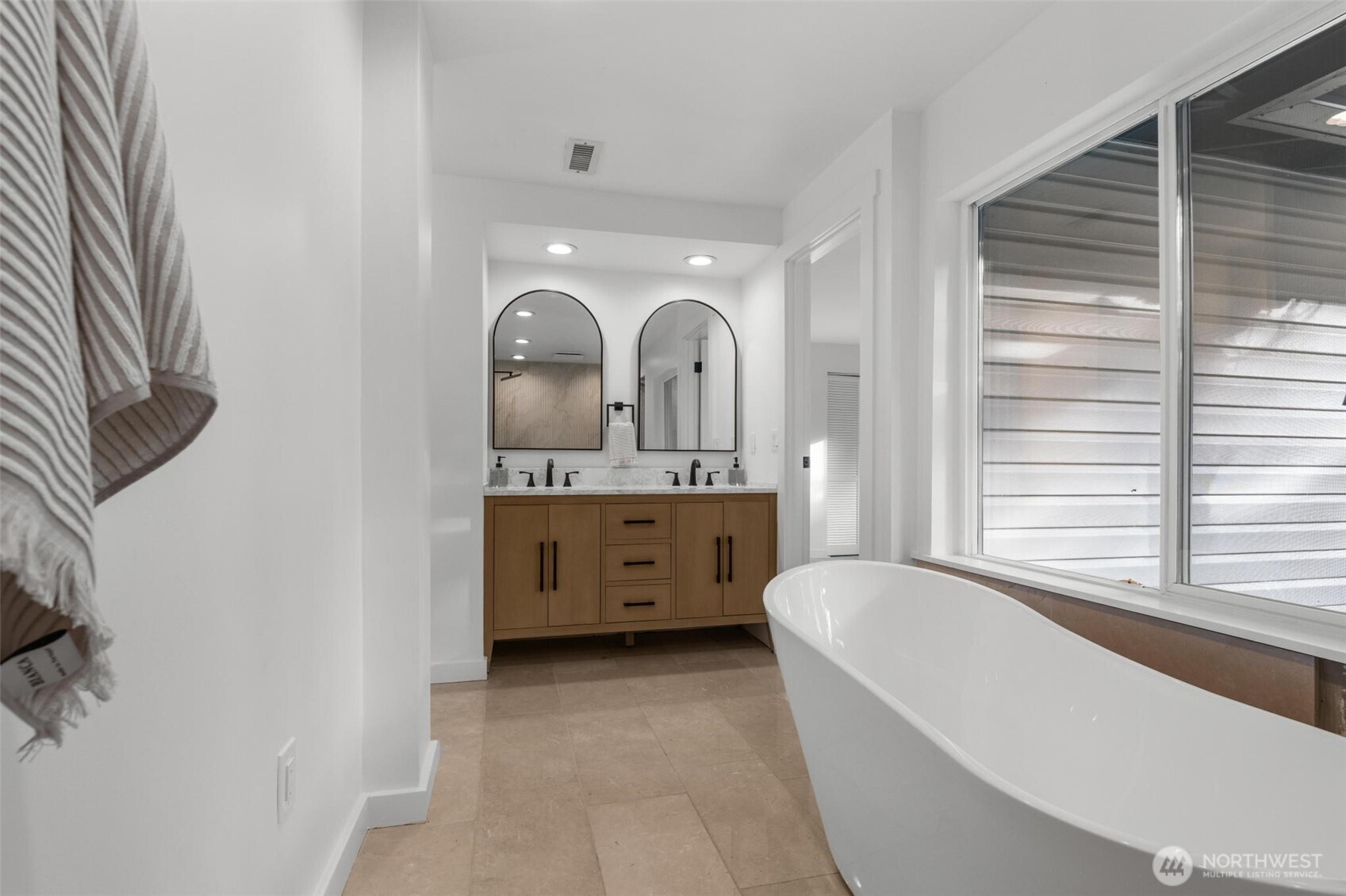 20511 Greening Road , Bothell, WA 98012