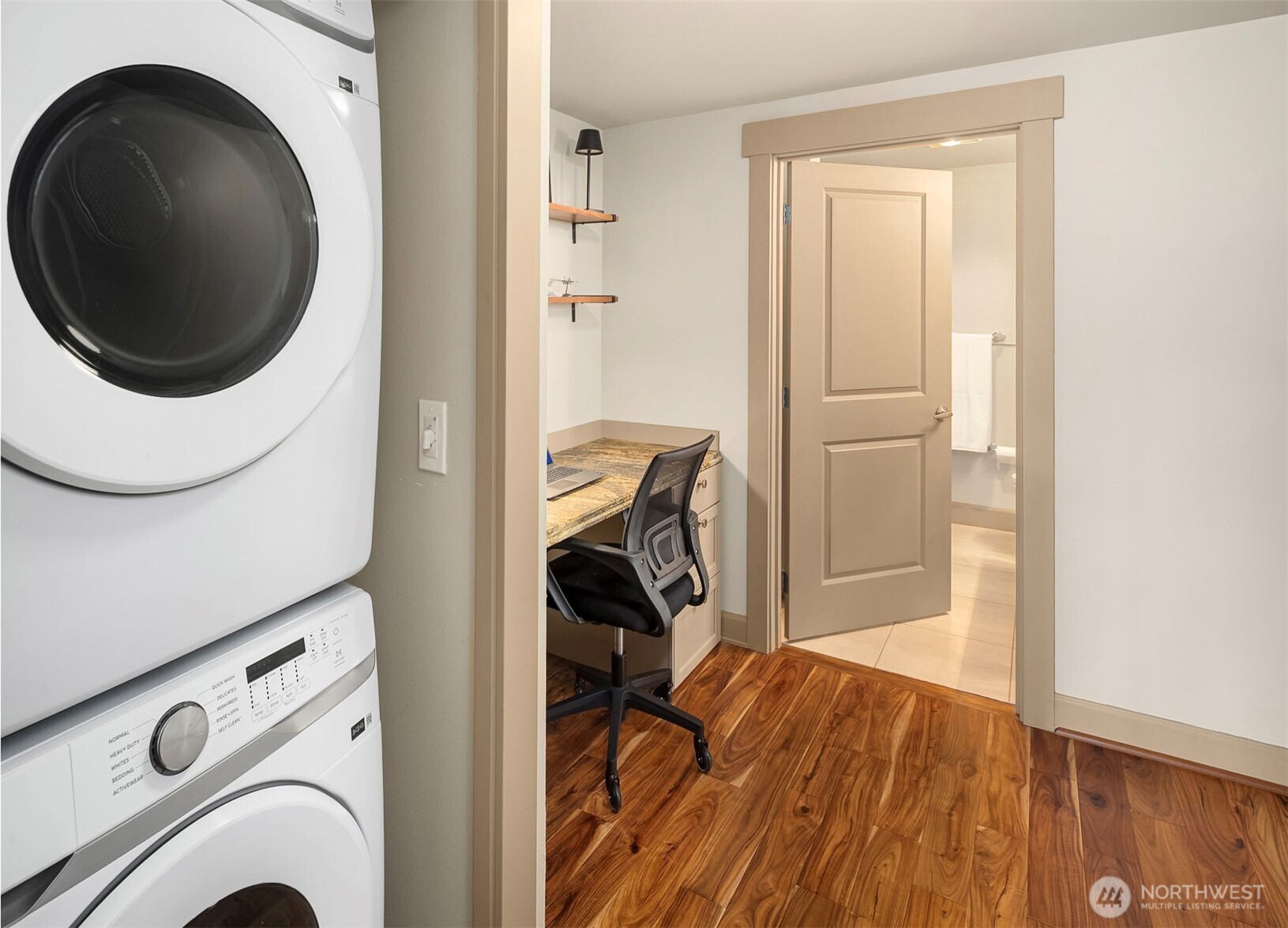 1840 25th Avenue NE #202, Issaquah, WA 98029