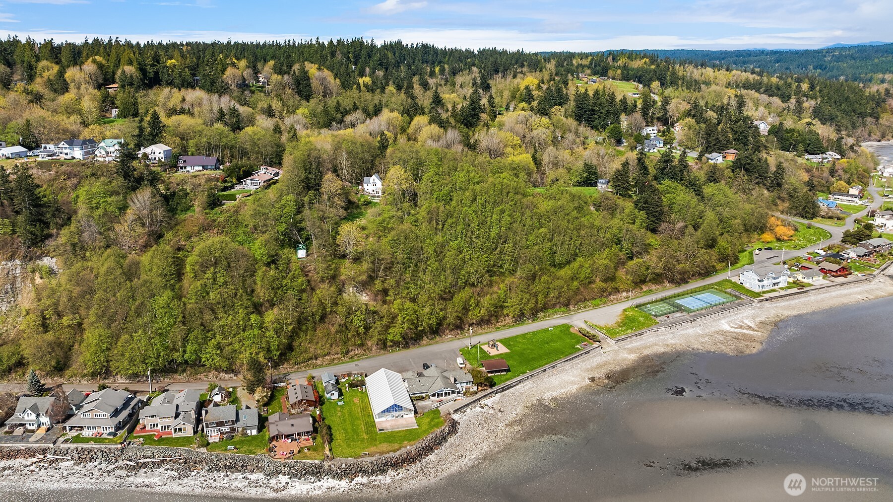 8042 Island Court , Clinton, WA 98236