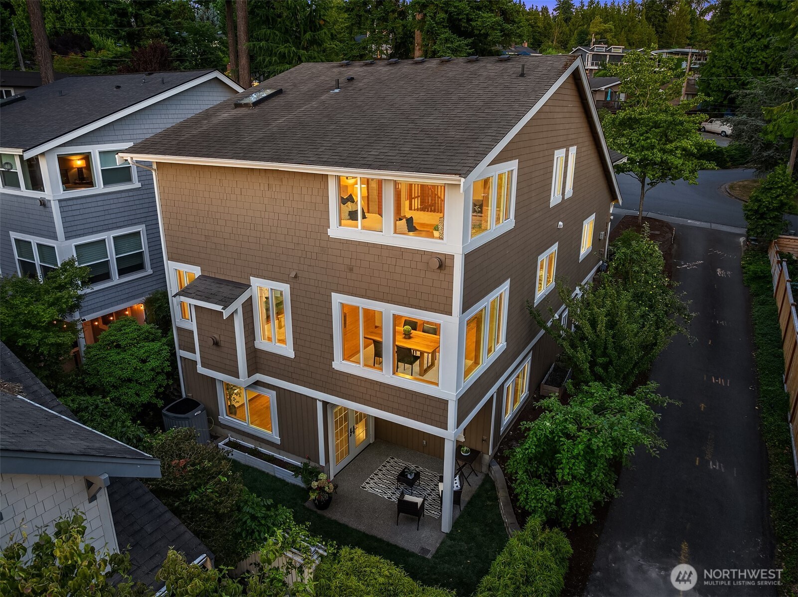 11226 NE 67th Street , Kirkland, WA 98033