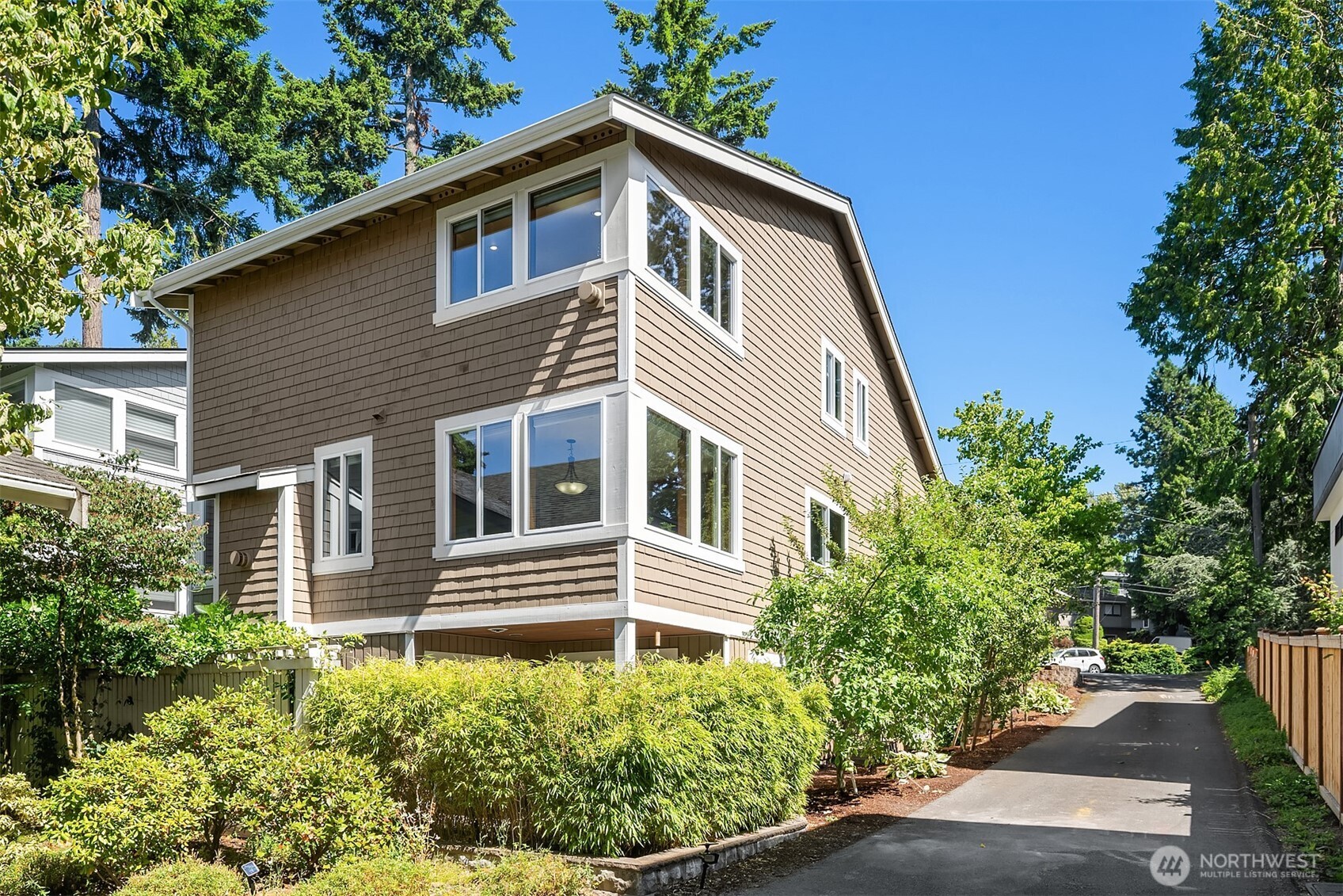 11226 NE 67th Street , Kirkland, WA 98033