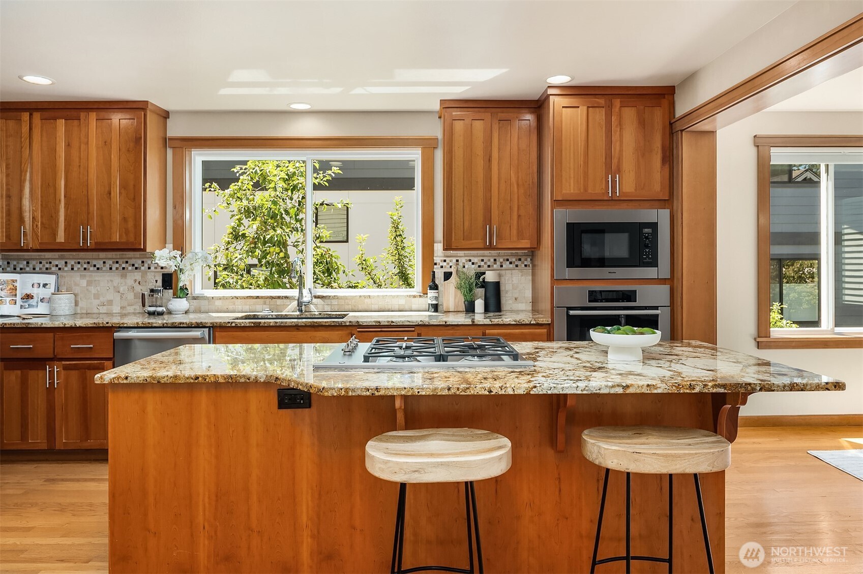 11226 NE 67th Street , Kirkland, WA 98033