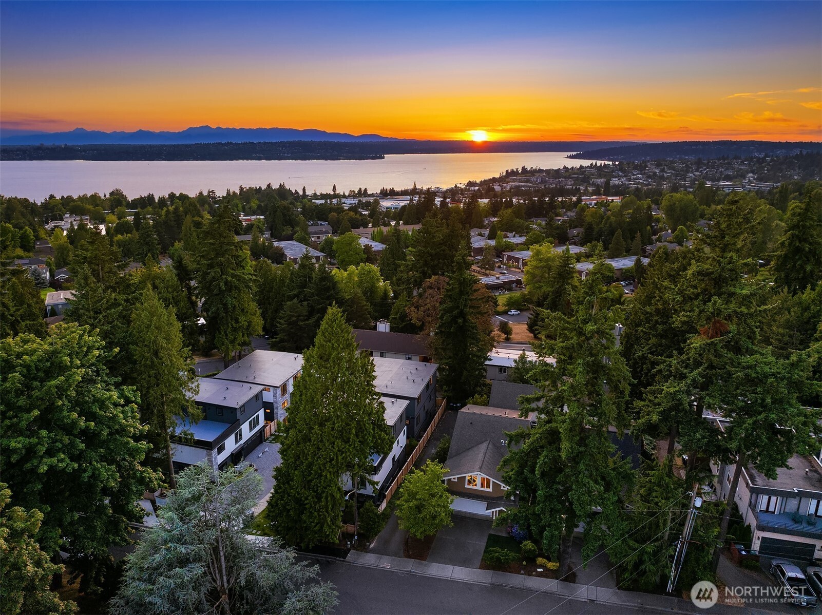 11226 NE 67th Street , Kirkland, WA 98033