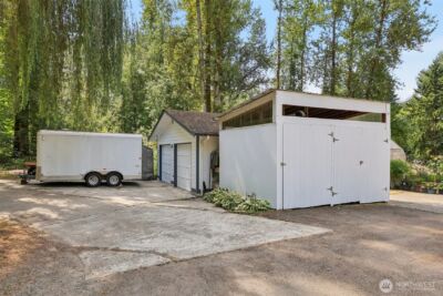 17209 W Riverside Drive , Bothell, WA 98011 - Photo 35