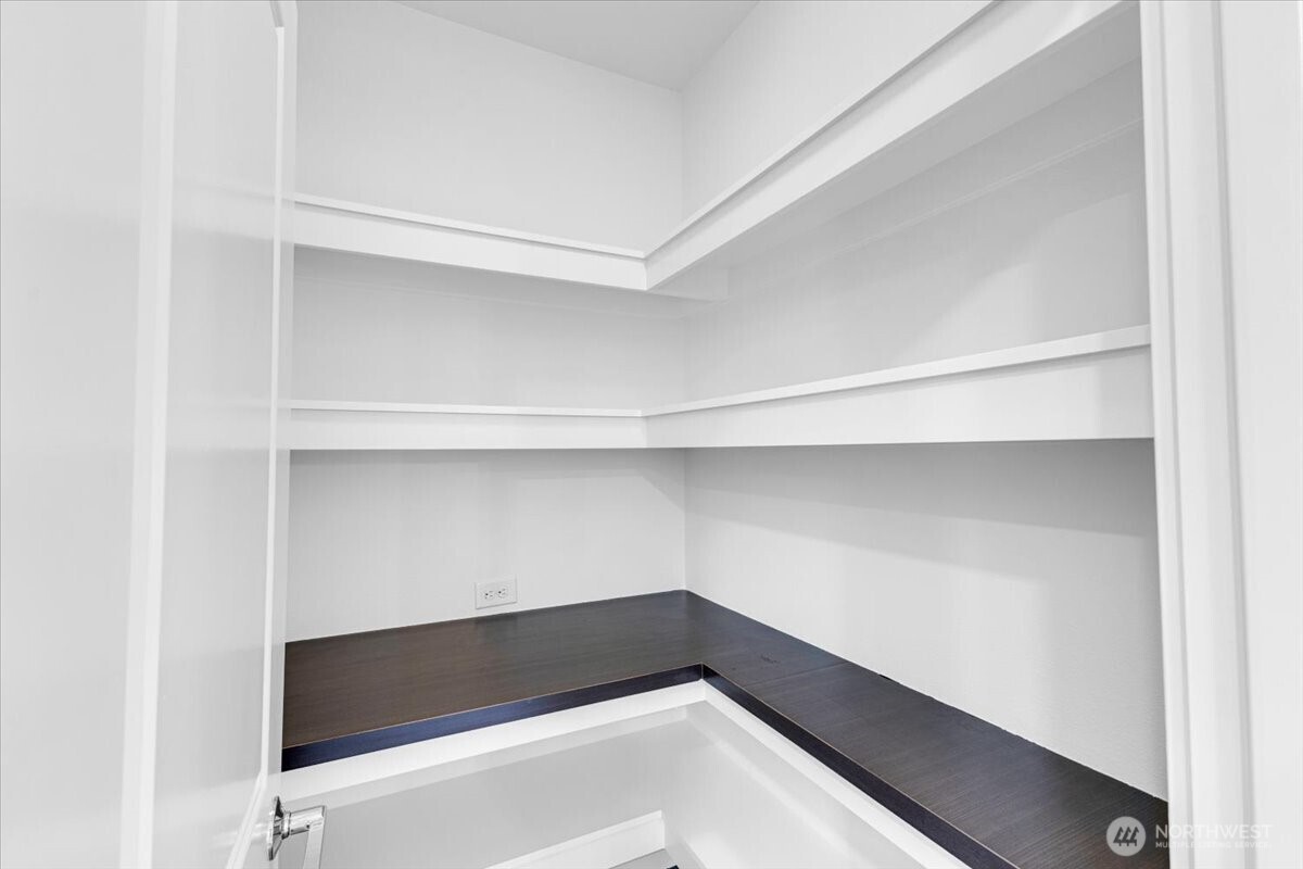 34196 56th Avenue S, Auburn, WA 98001