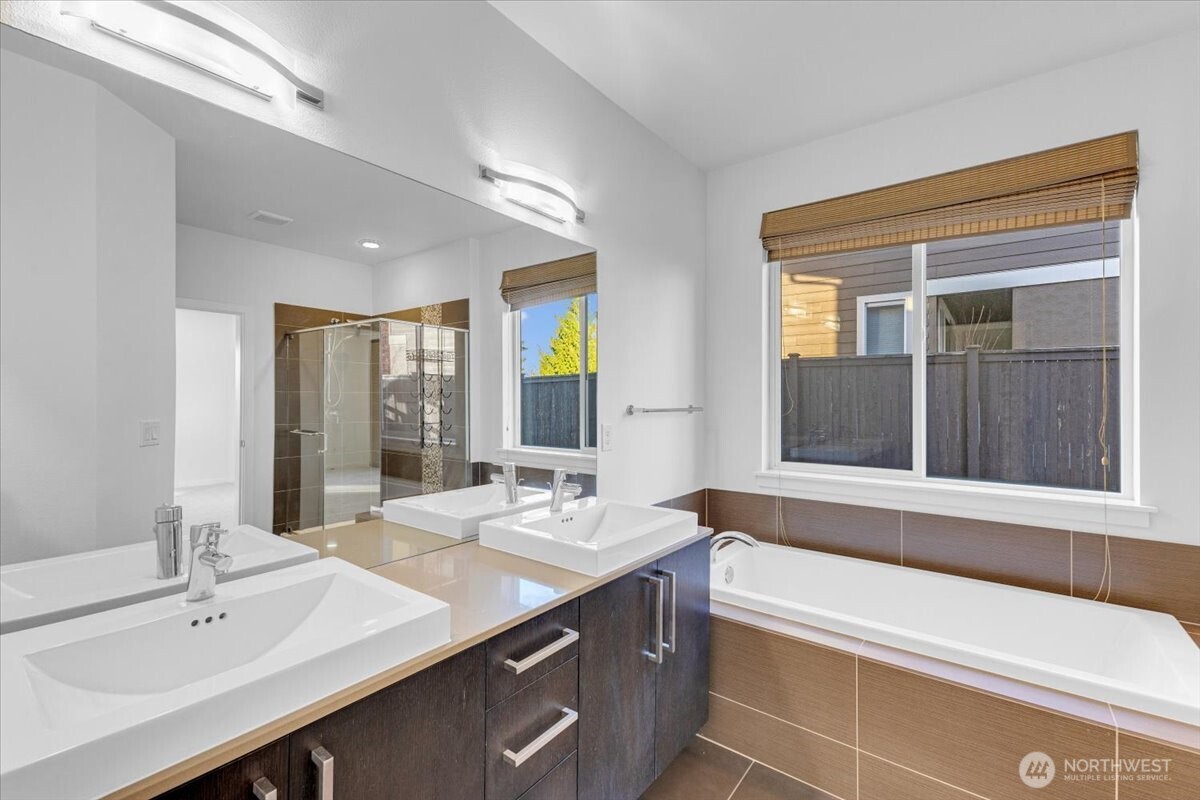 34196 56th Avenue S, Auburn, WA 98001