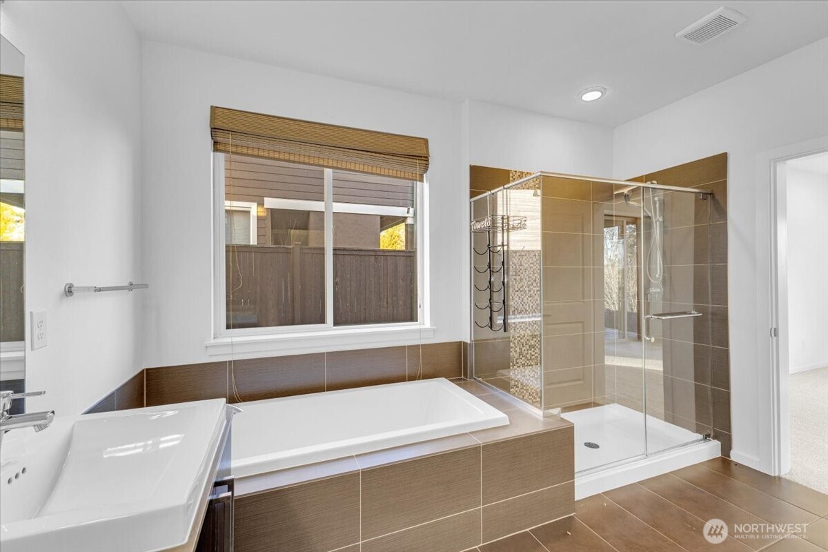 34196 56th Avenue S, Auburn, WA 98001