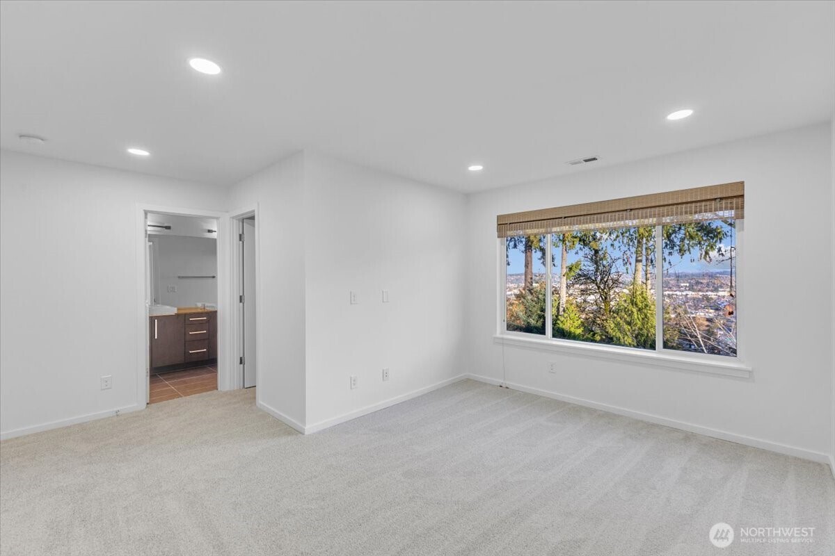 34196 56th Avenue S, Auburn, WA 98001