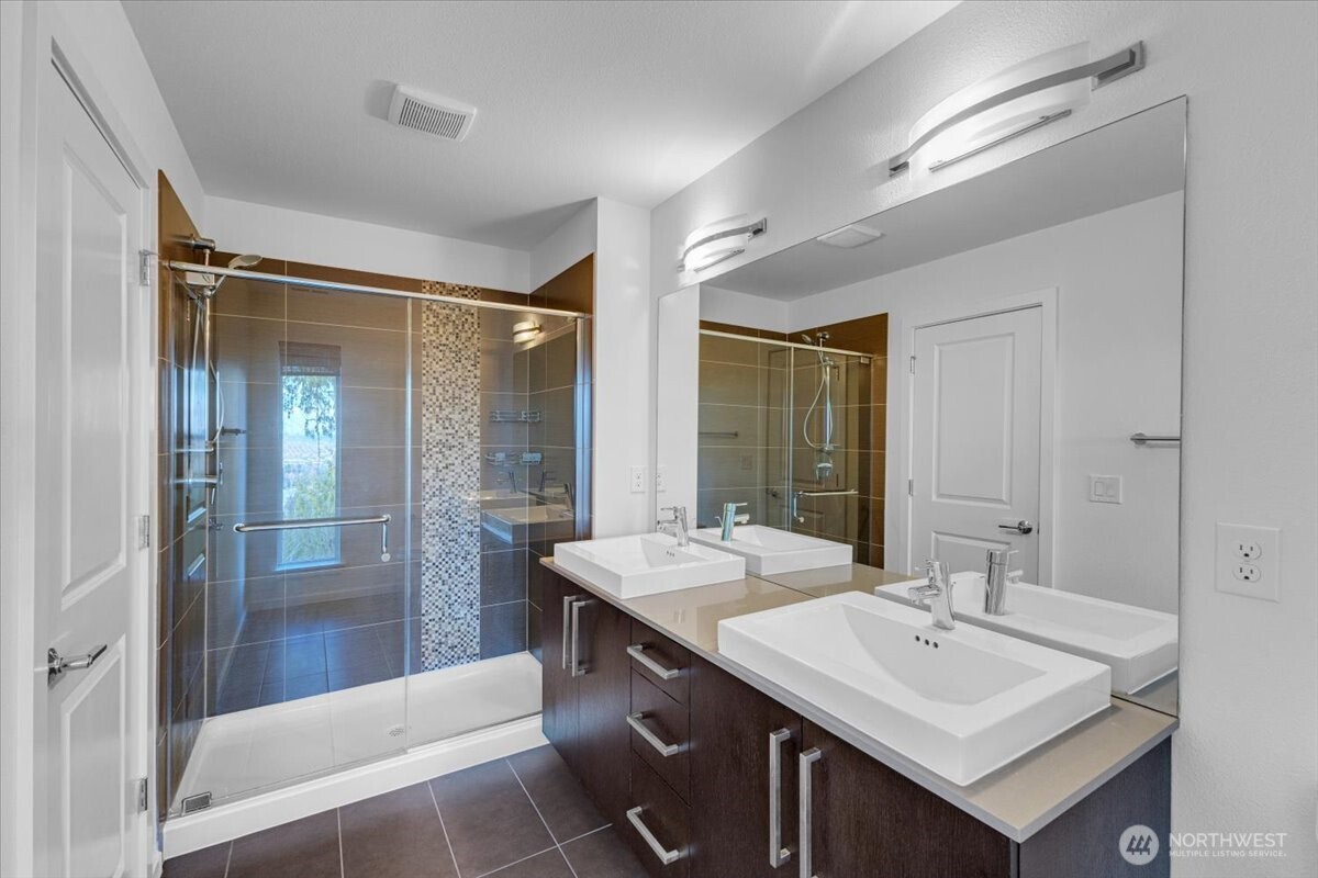 34196 56th Avenue S, Auburn, WA 98001