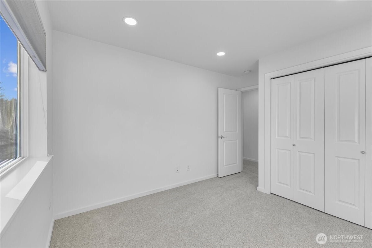 34196 56th Avenue S, Auburn, WA 98001