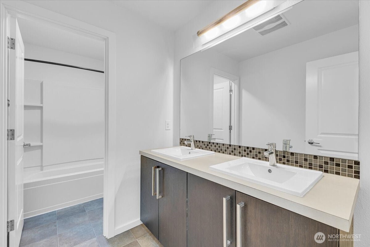 34196 56th Avenue S, Auburn, WA 98001