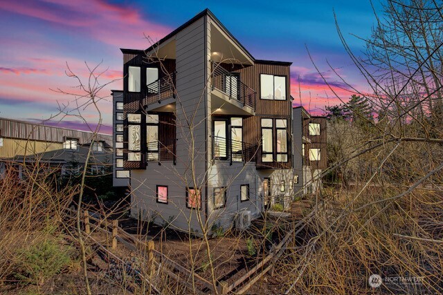 417 102nd Avenue SE, Bellevue, WA 98004