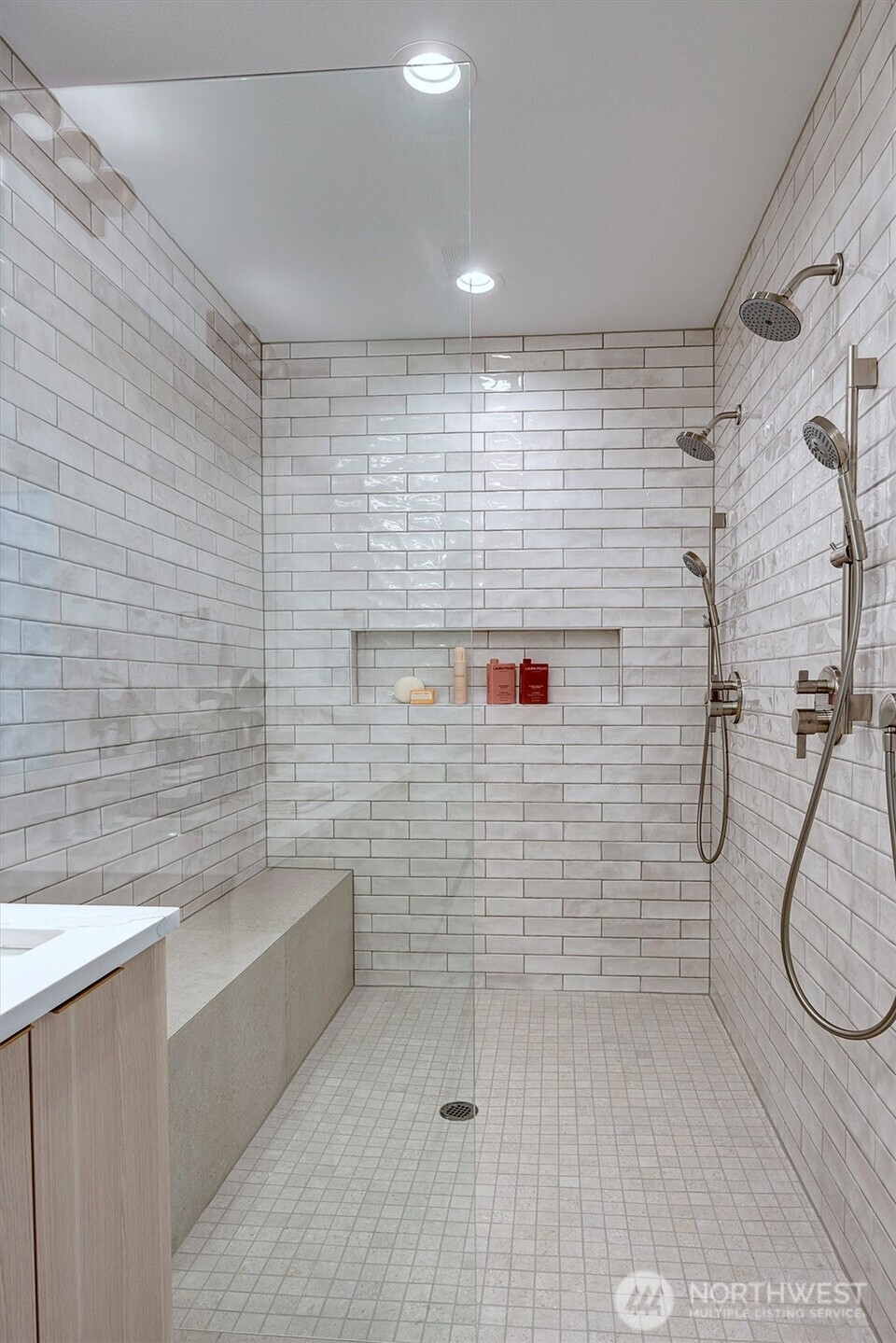 417 102nd Avenue SE, Bellevue, WA 98004