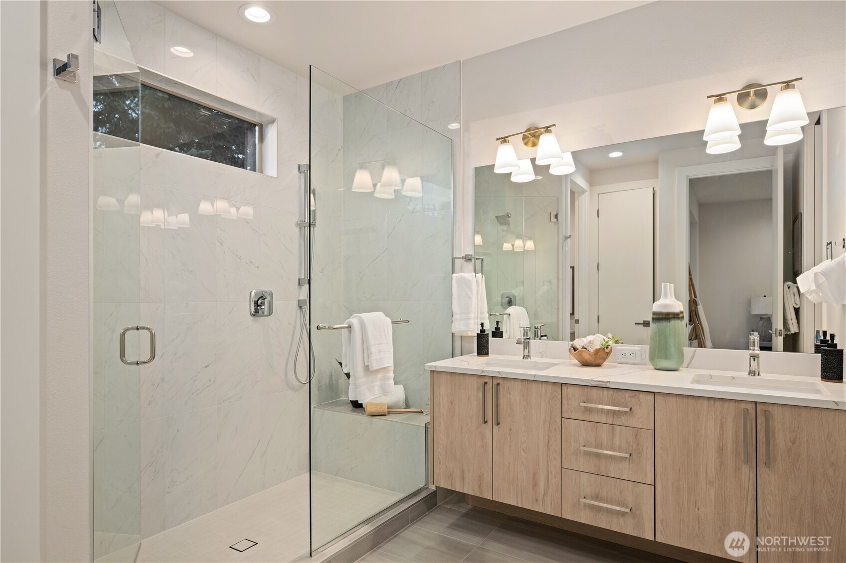 8717 126th Avenue NE, Kirkland, WA 98033