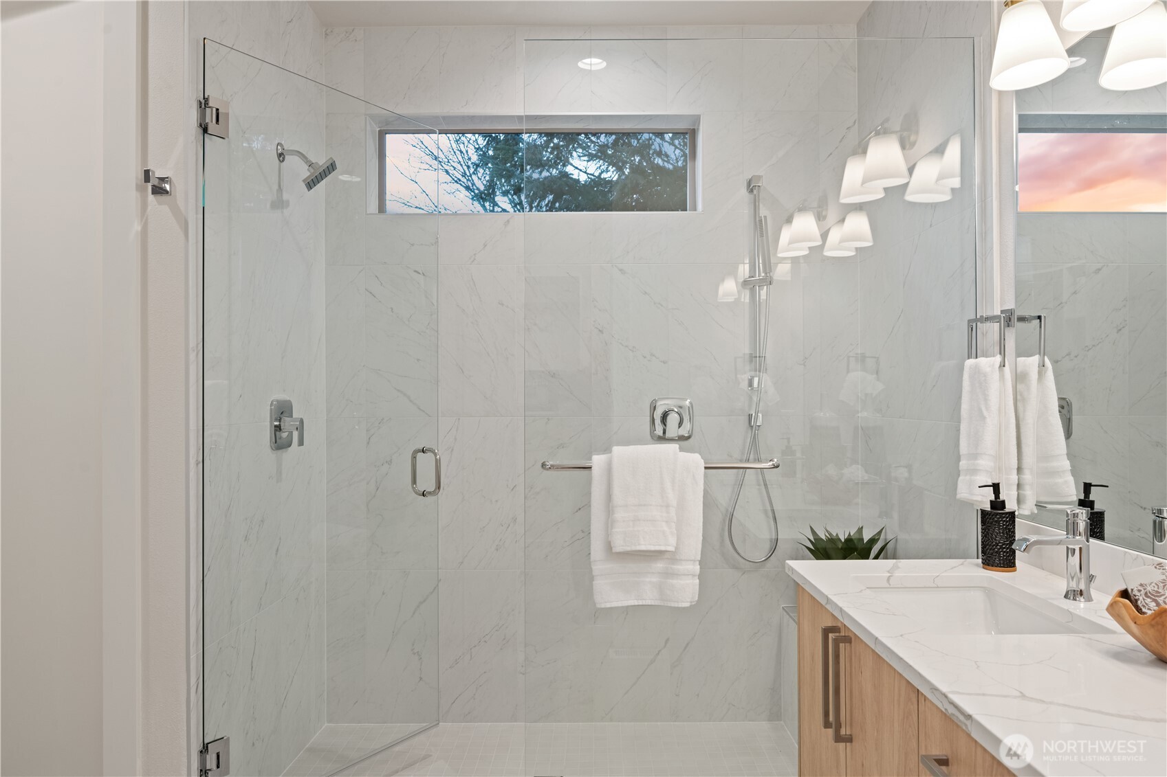 8717 126th Avenue NE, Kirkland, WA 98033