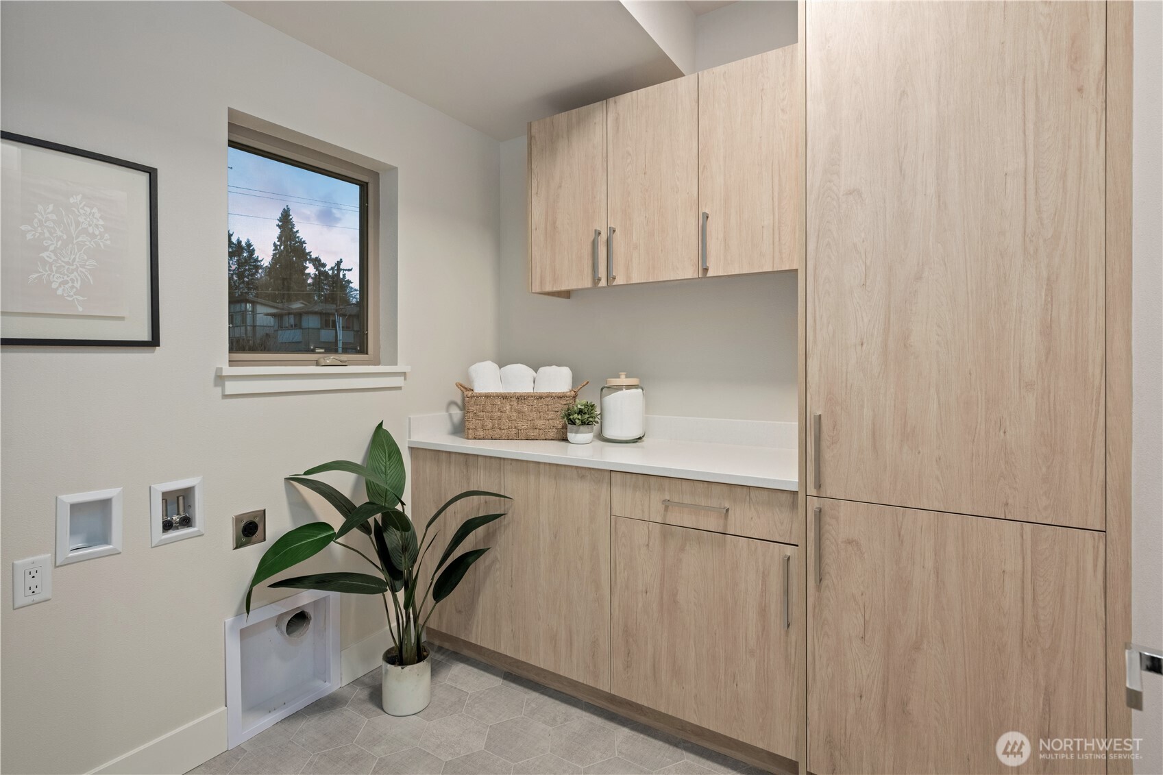 8717 126th Avenue NE, Kirkland, WA 98033