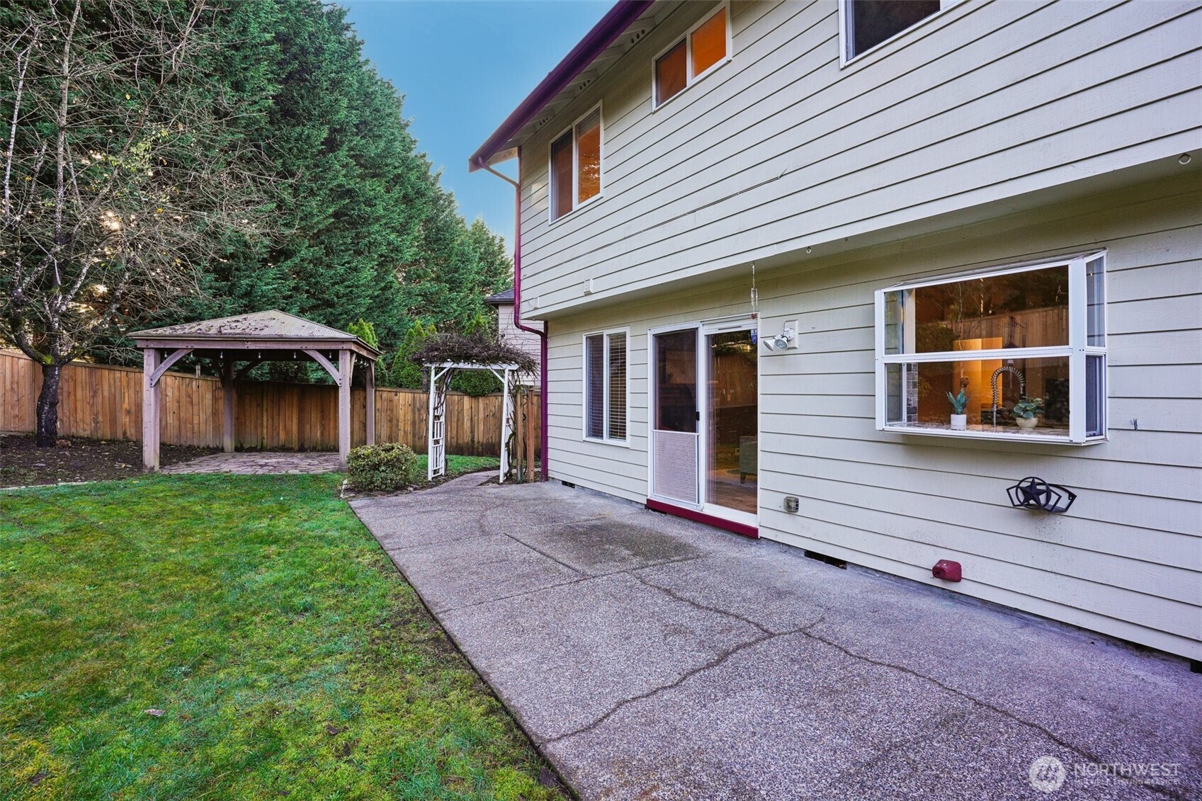 27114 109th Court SE, Kent, WA 98030