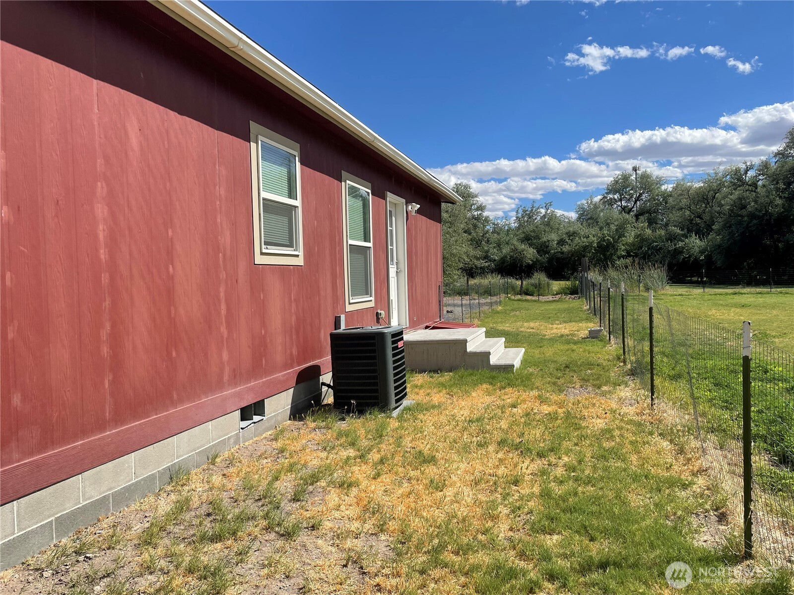 405 E Chelan Street , Coulee City, WA 99115