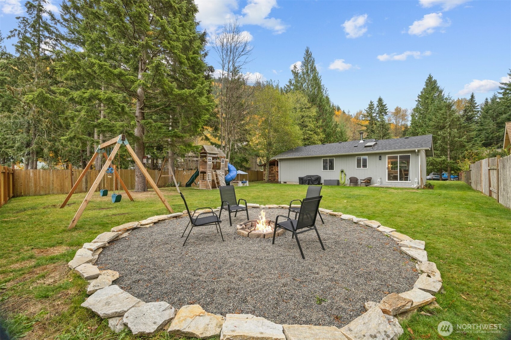 2991 Green Valley Drive , Maple Falls, WA 98266