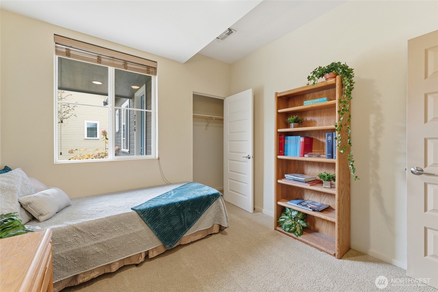 706 Nuthatch Drive , College Place, WA 99324