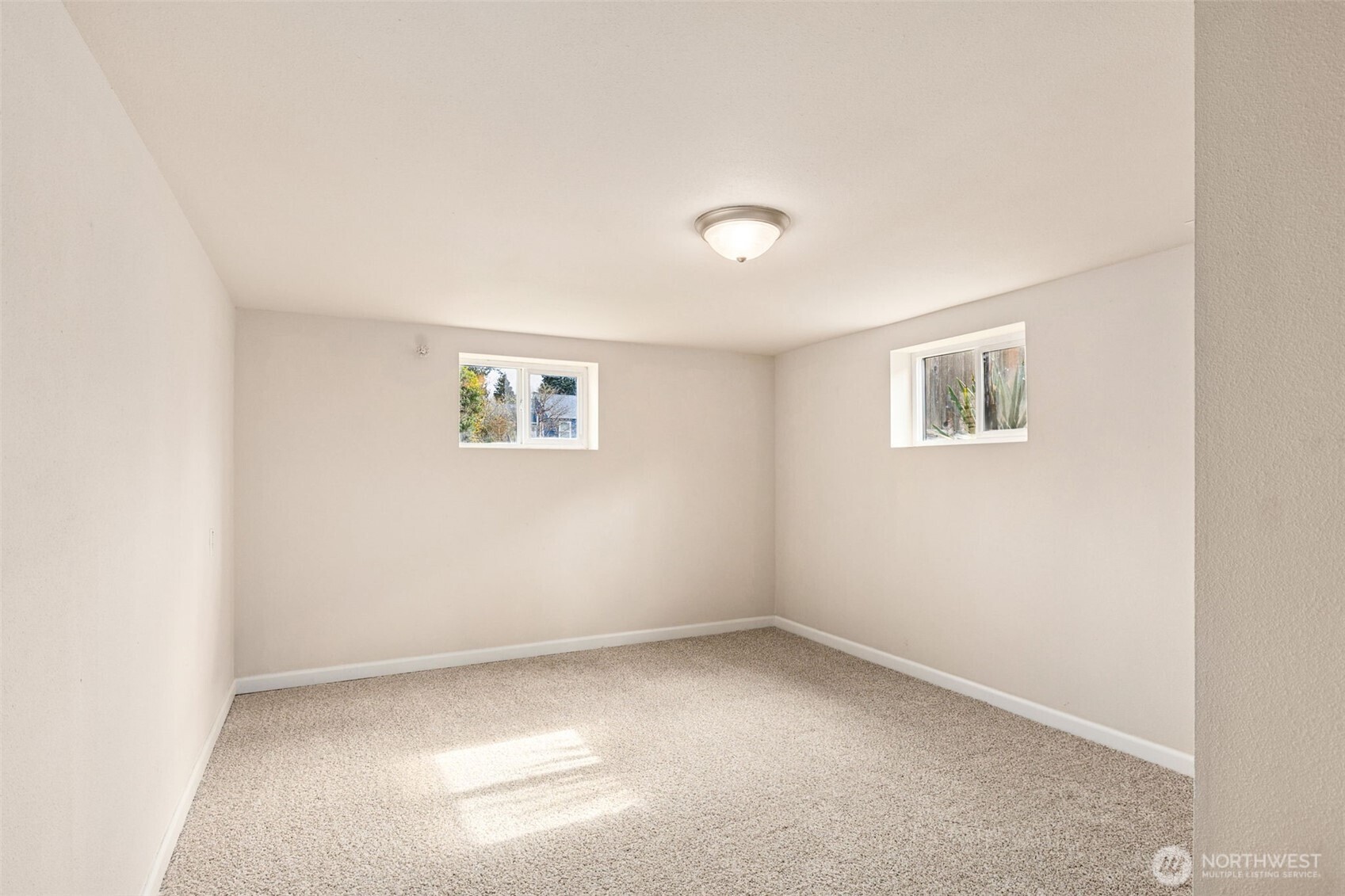 7755 29th Avenue NW, Seattle, WA 98117