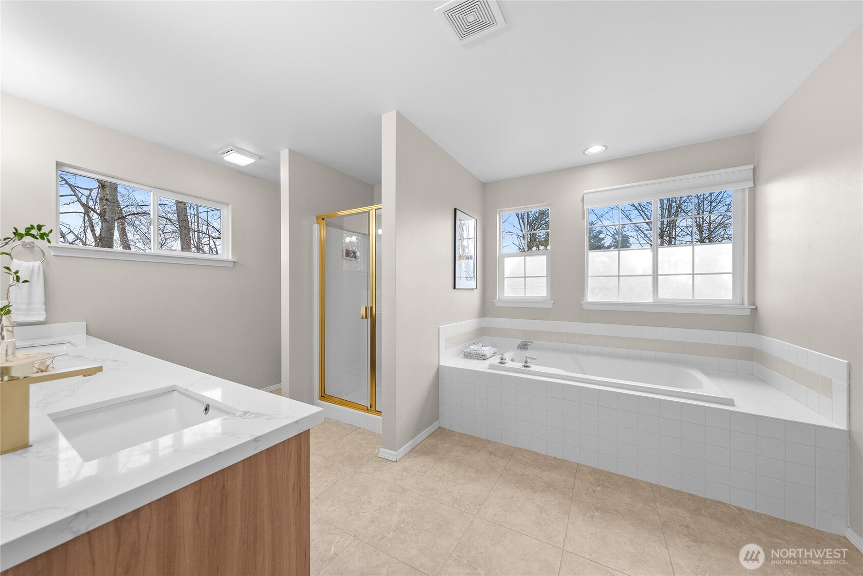 16006 88th Avenue NE, Kenmore, WA 98028