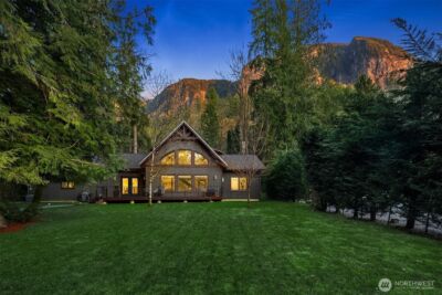 7315 Moon Valley Rd SE, North Bend, WA 98045