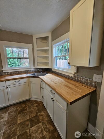 700 S 6th Street , Kelso, WA 98626 - Photo 5