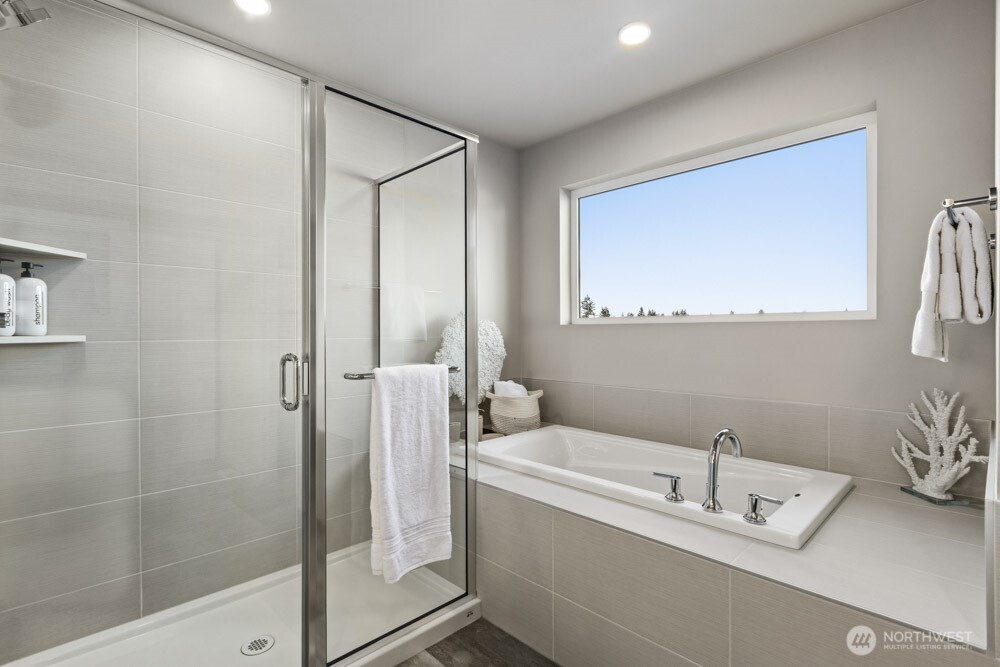 13883 16th Avenue E #93, Tacoma, WA 98445