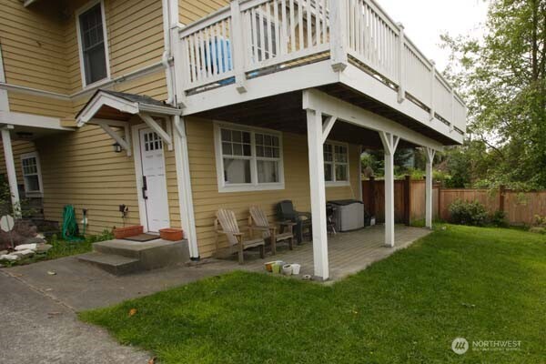 2071 Gilman Drive W, Seattle, WA 98119