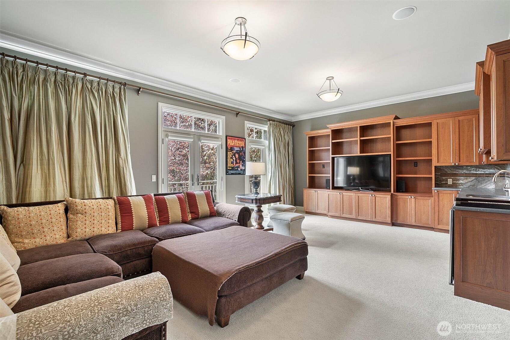 9820 NE 16th Street , Bellevue, WA 98004