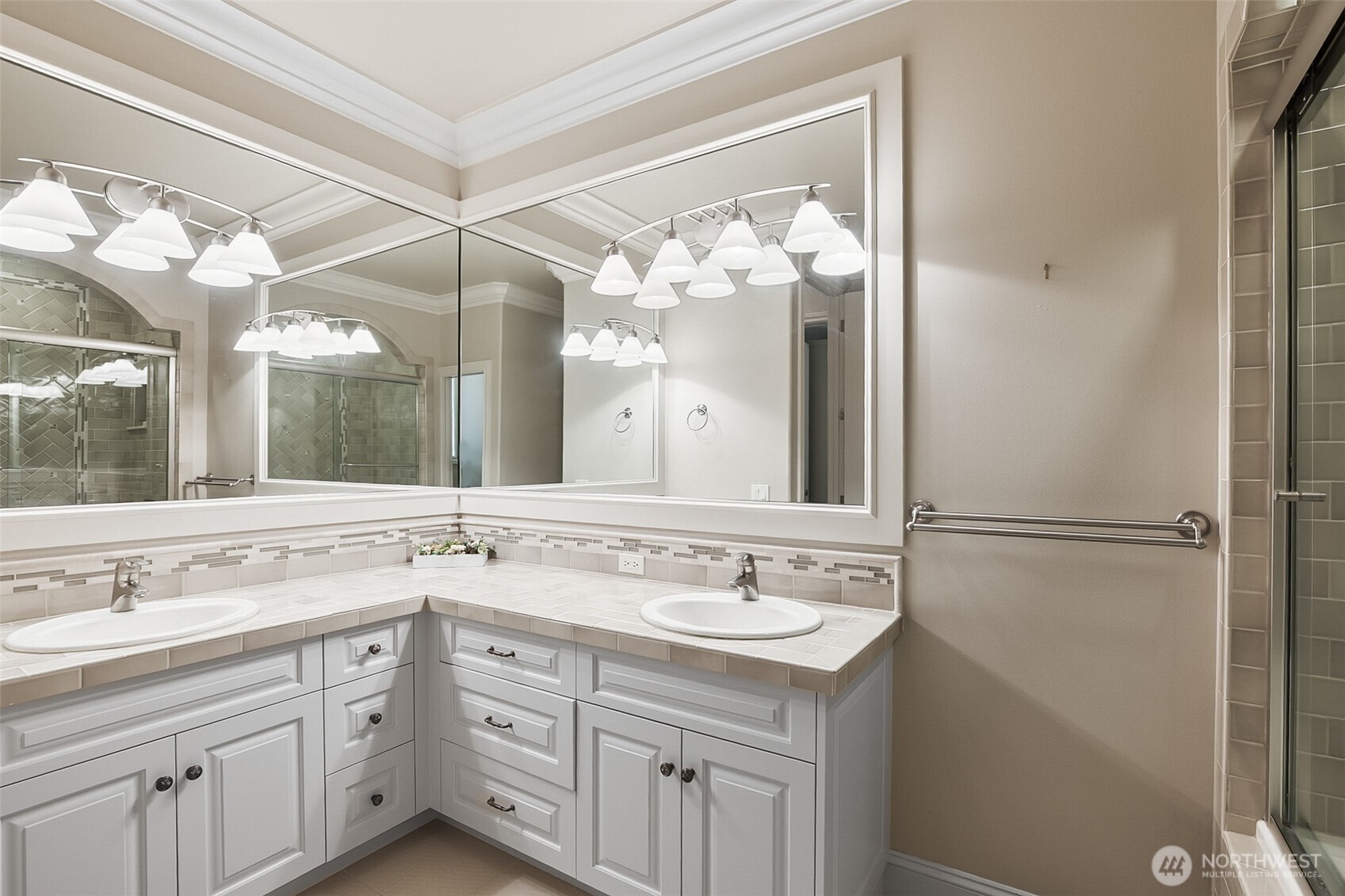 9820 NE 16th Street , Bellevue, WA 98004