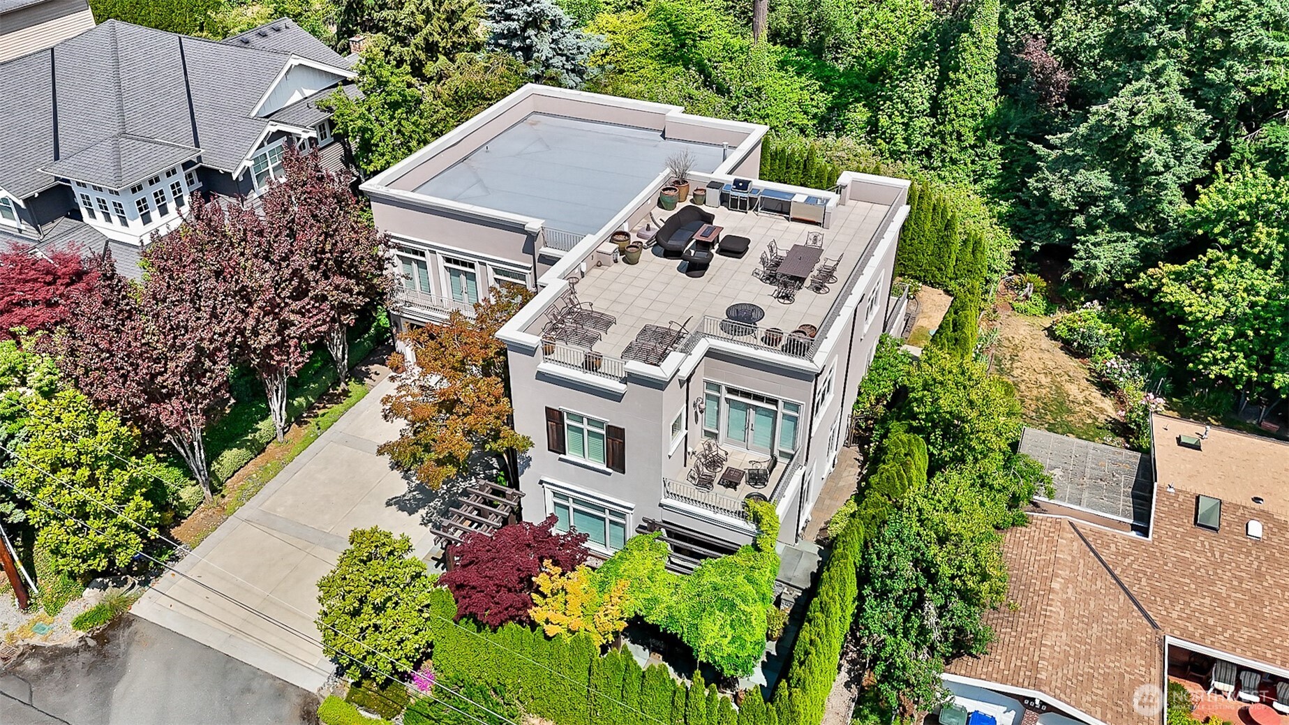 9820 NE 16th Street , Bellevue, WA 98004