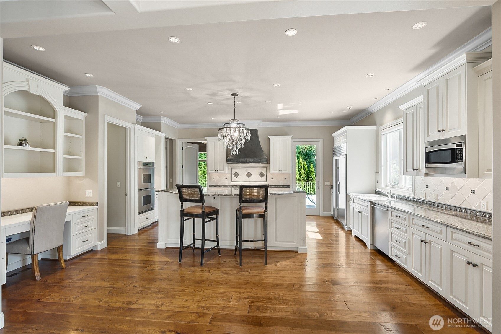 9820 NE 16th Street , Bellevue, WA 98004