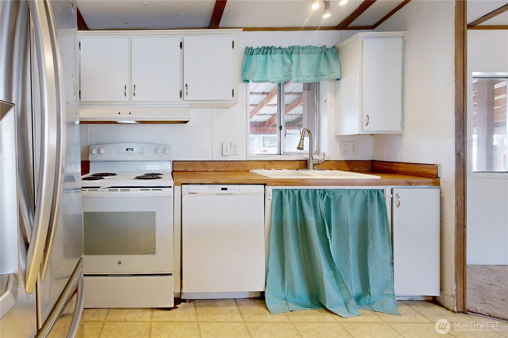 976 NE Dawson Avenue , College Place, WA 99324