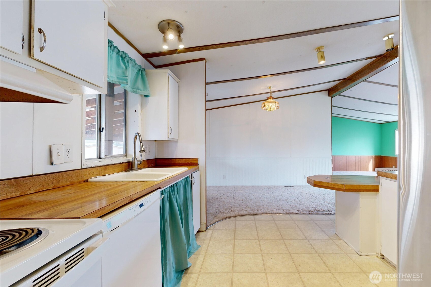 976 NE Dawson Avenue , College Place, WA 99324