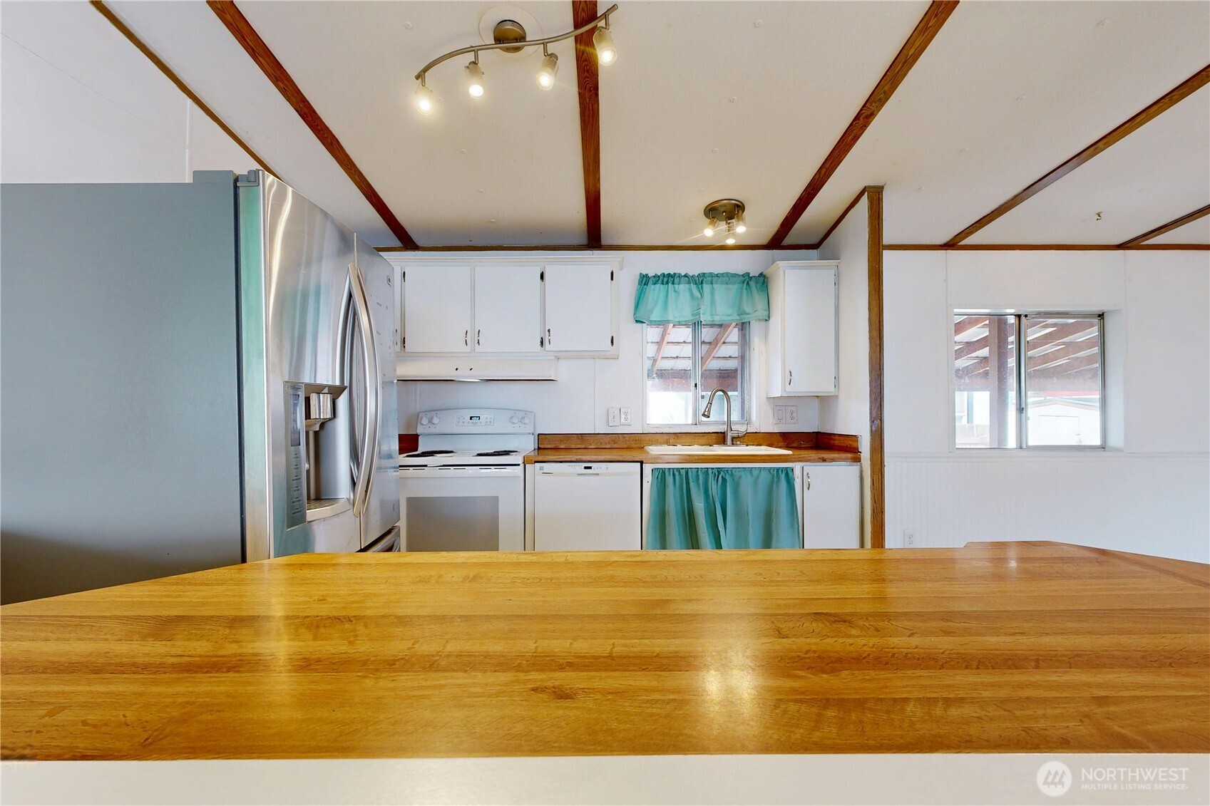 976 NE Dawson Avenue , College Place, WA 99324