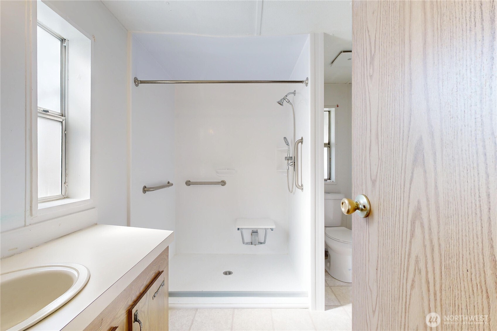 976 NE Dawson Avenue , College Place, WA 99324