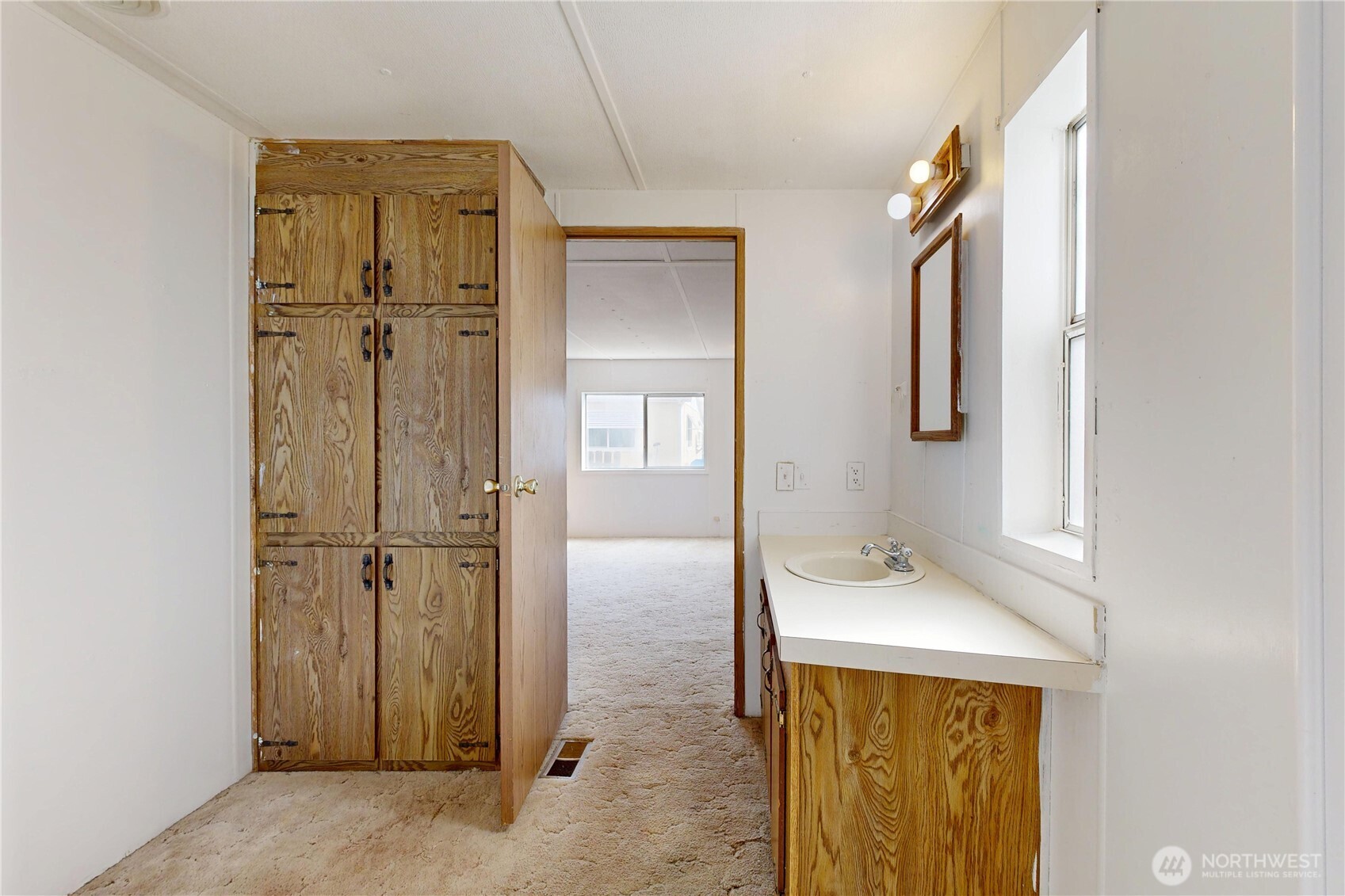 976 NE Dawson Avenue , College Place, WA 99324