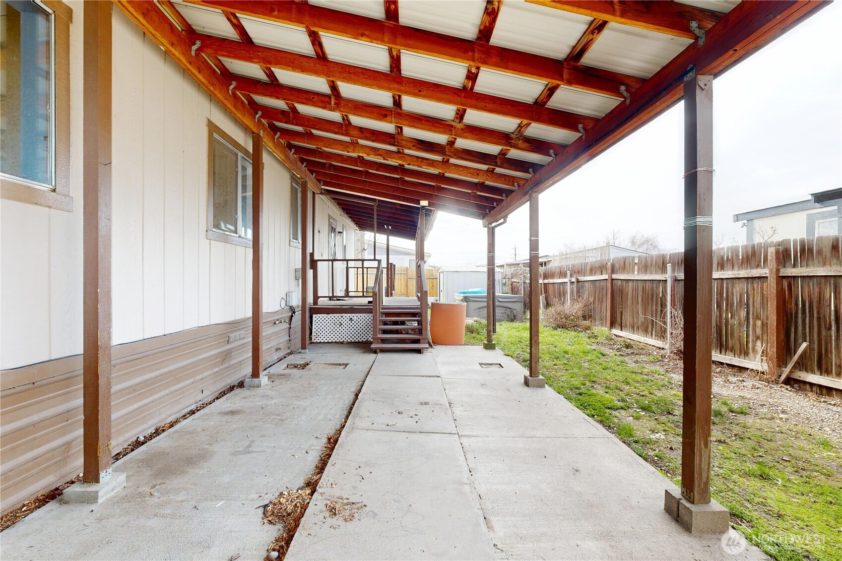 976 NE Dawson Avenue , College Place, WA 99324