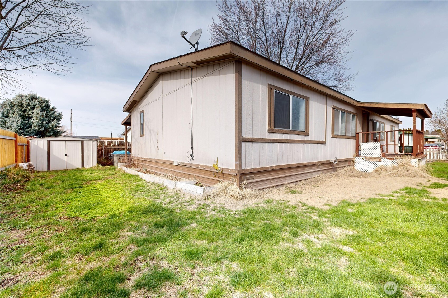 976 NE Dawson Avenue , College Place, WA 99324