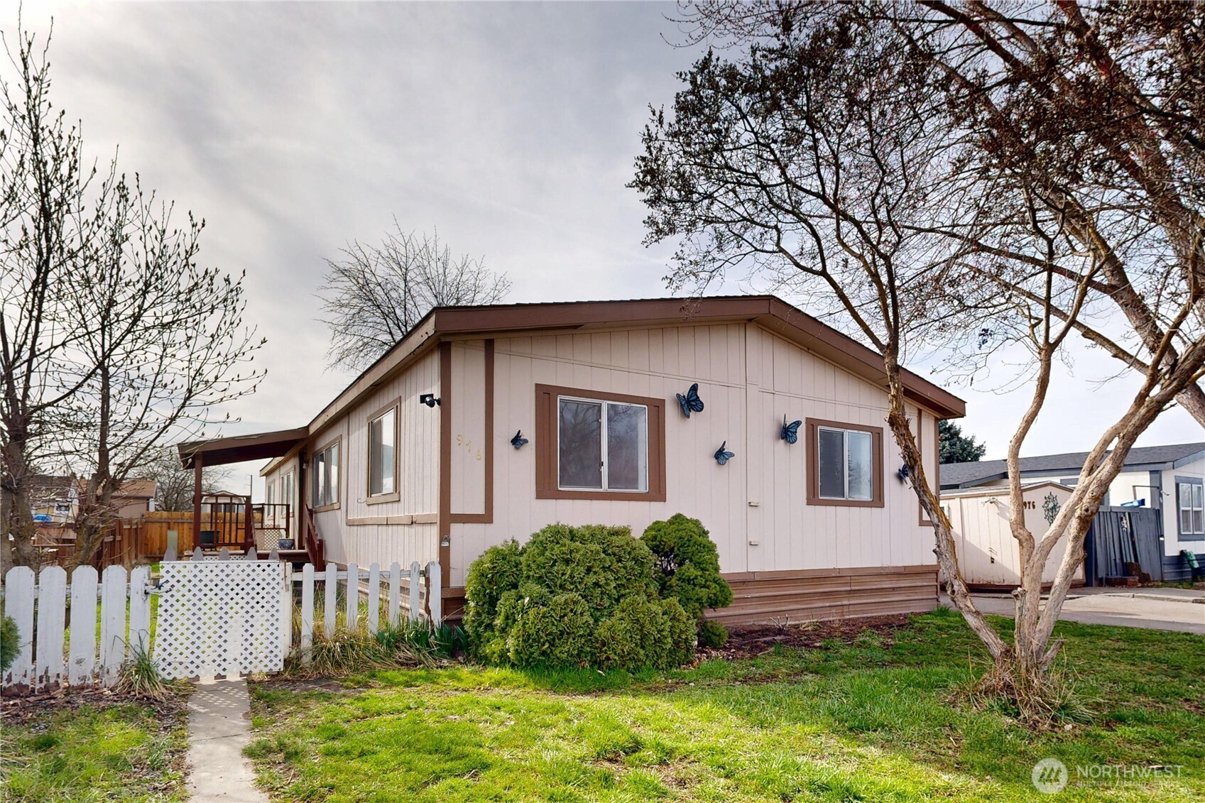 976 NE Dawson Avenue , College Place, WA 99324