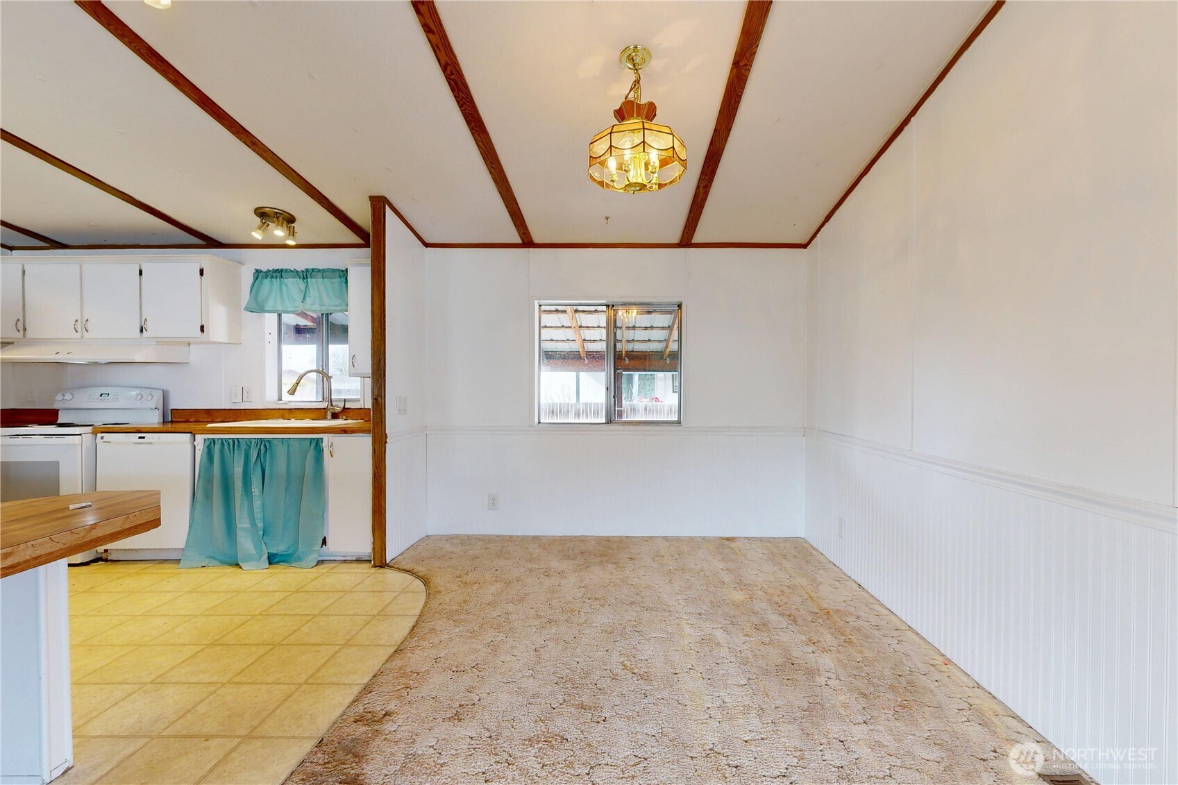 976 NE Dawson Avenue , College Place, WA 99324