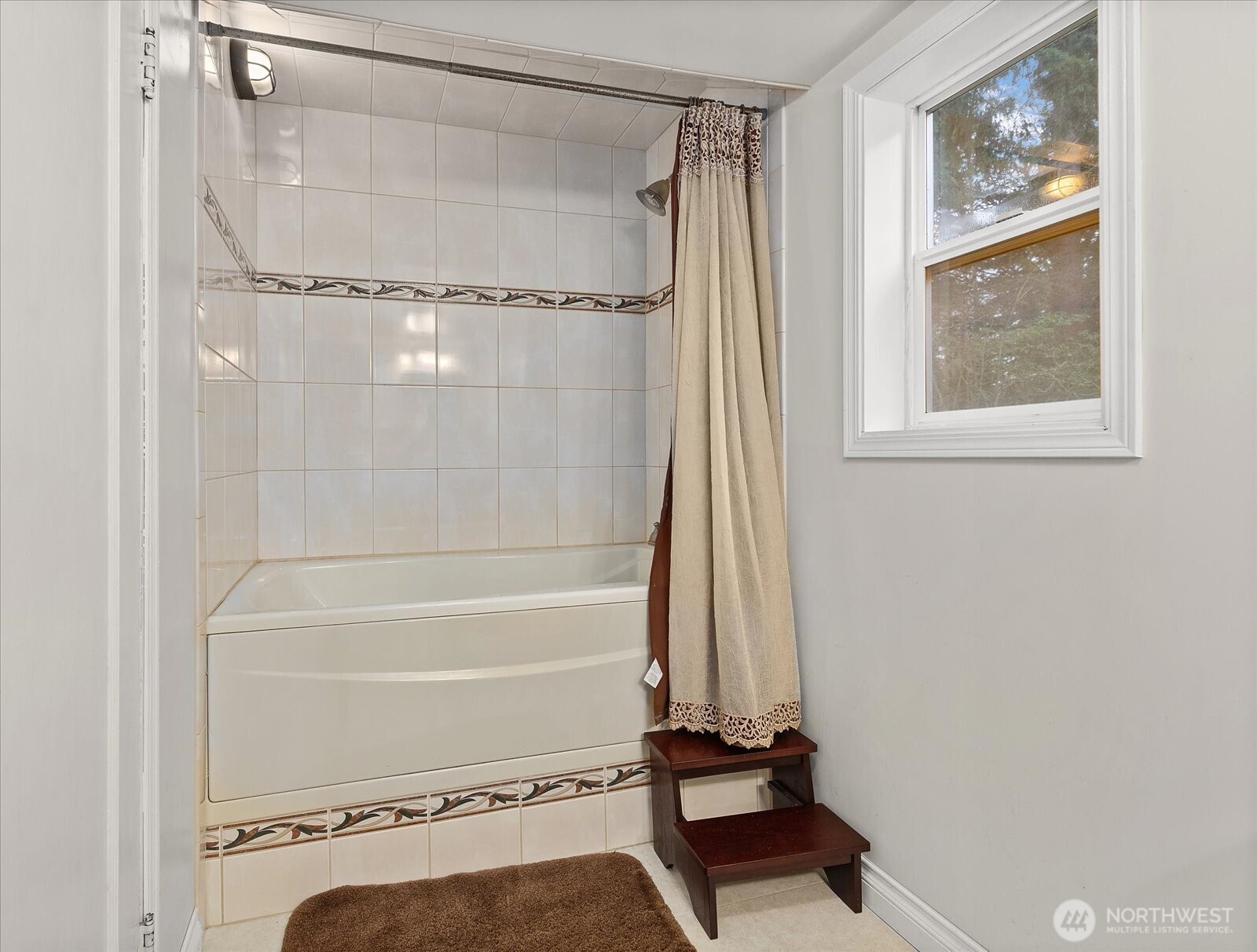 6302 Fleming Street , Everett, WA 98203