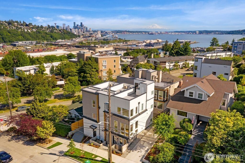 2409 W Boston Street #A, Seattle, WA 98199