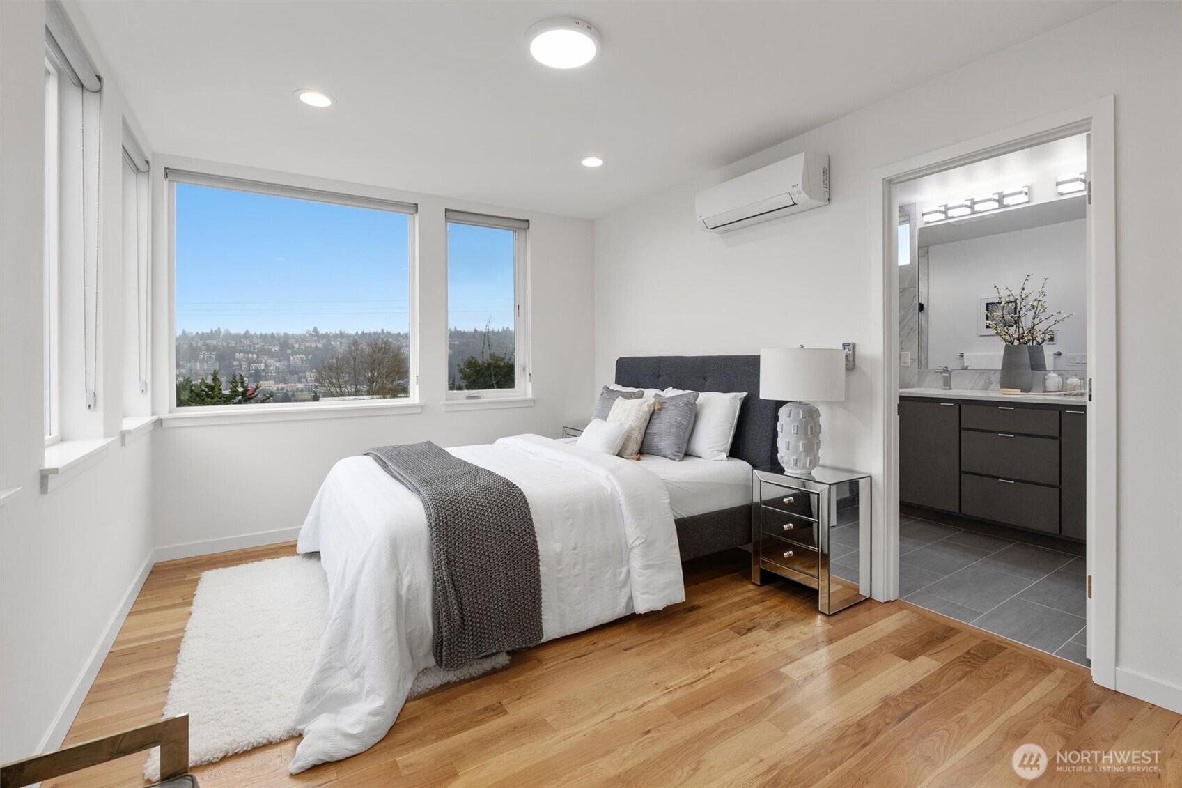 2409 W Boston Street #A, Seattle, WA 98199